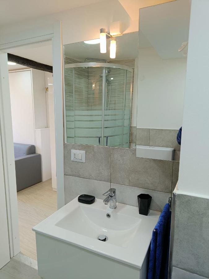 Le Maschere Di Palazzo Rosso. Apartment Genoa Bagian luar foto