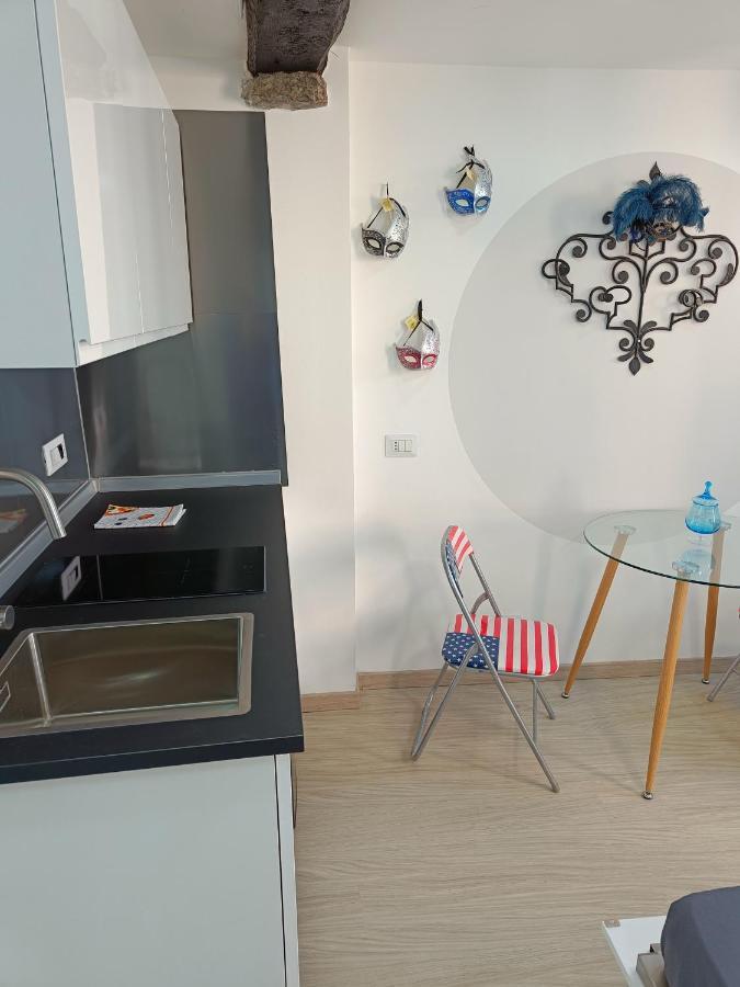 Le Maschere Di Palazzo Rosso. Apartment Genoa Bagian luar foto